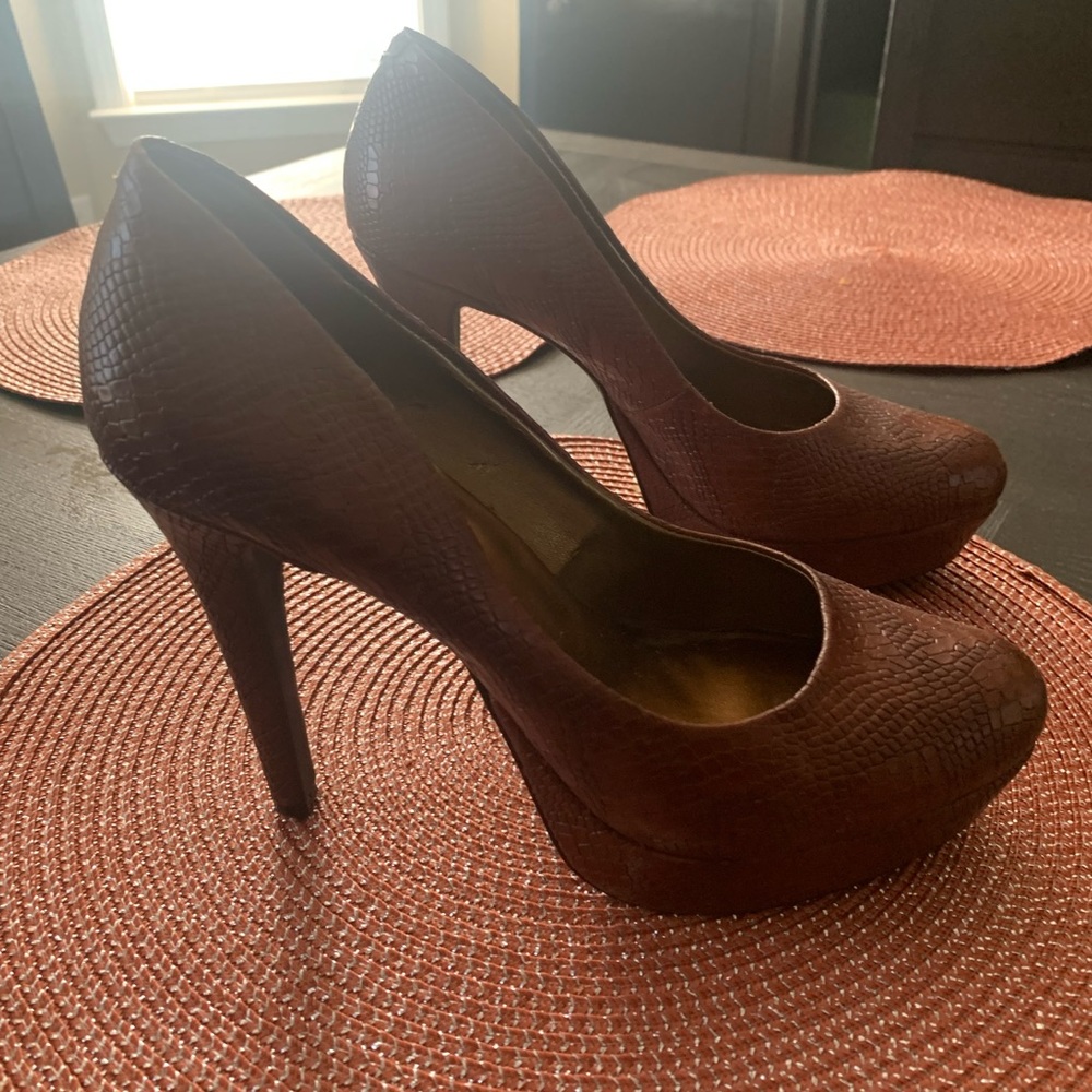 Jessica Simpson snake print stilettos Size 8.5